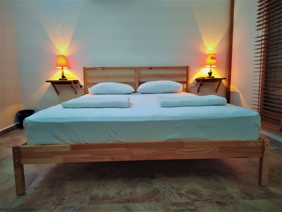 Luxury Apartment | In-room safe, desk, soundproofing, free cribs/infant beds