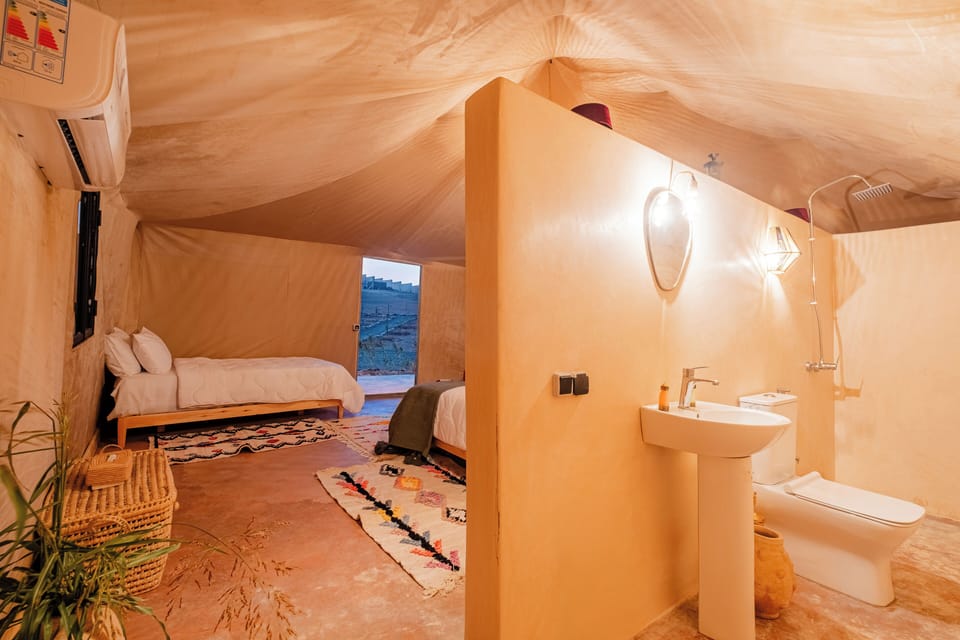 Deluxe Triple Room | Bathroom | Shower, slippers, bidet, towels