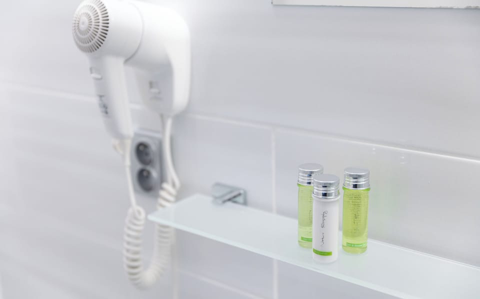 Shower, free toiletries, hair dryer, towels