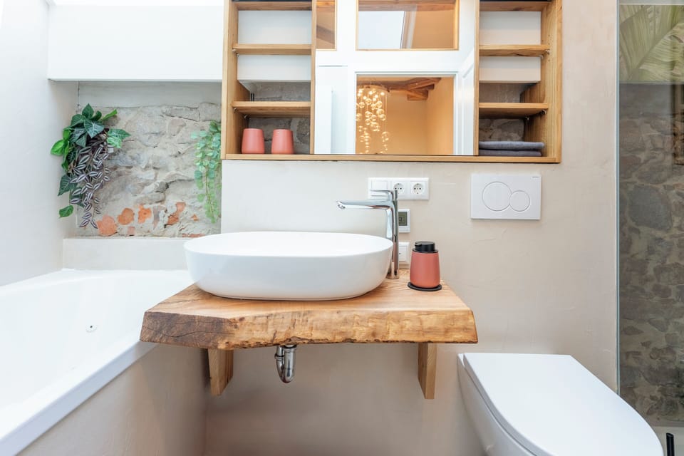 Deluxe Apartment, Garden View | Bathroom