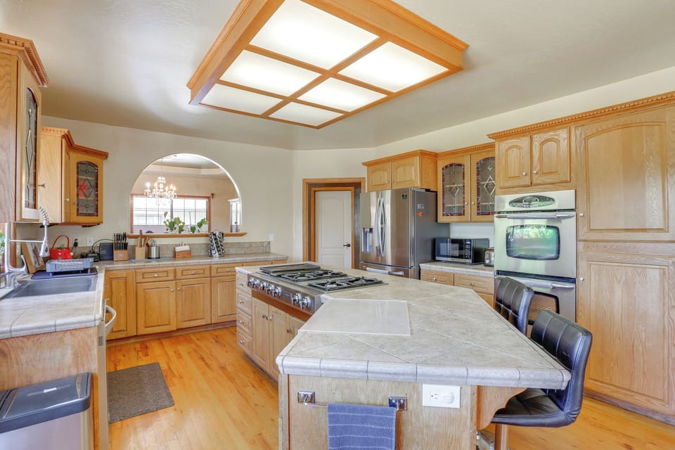 House (6 Bedrooms) | Interior