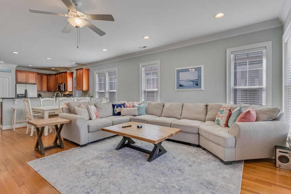 Stay Kureous-Main Living Area