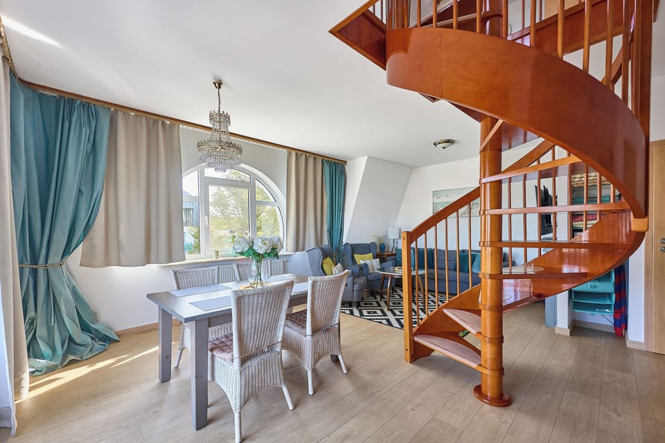 Comfort Apartment, Kitchenette, Mezzanine | Living area