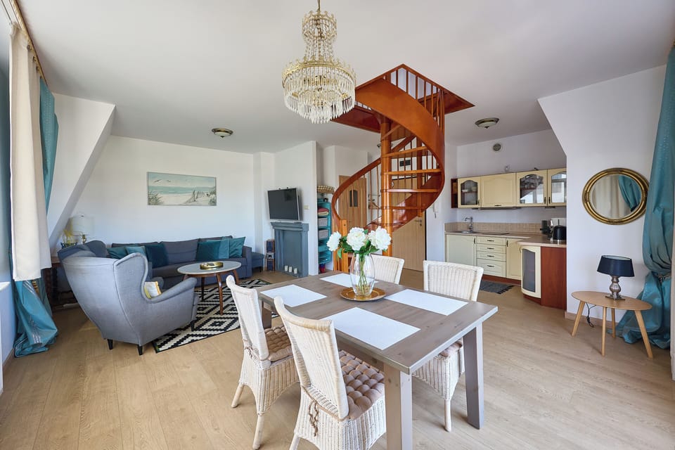 Comfort Apartment, Kitchenette, Mezzanine | Living area