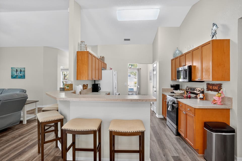 House, 4 Bedrooms | Private kitchen | Coffee/tea maker, fridge, electric kettle, toaster