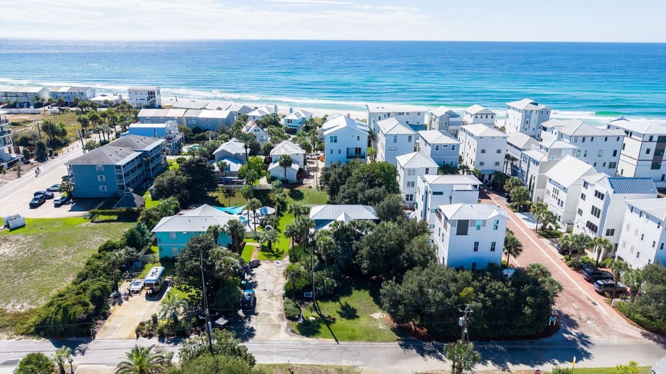 House, 3 Bedrooms | Aerial view