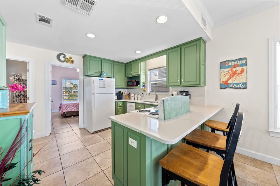 Signature House, 3 Bedrooms, Balcony, Beachside | Private kitchen | Fridge, microwave, oven, stovetop