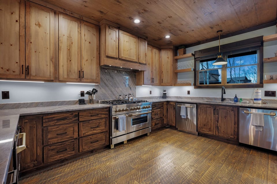 Bearly Made It - Kitchen