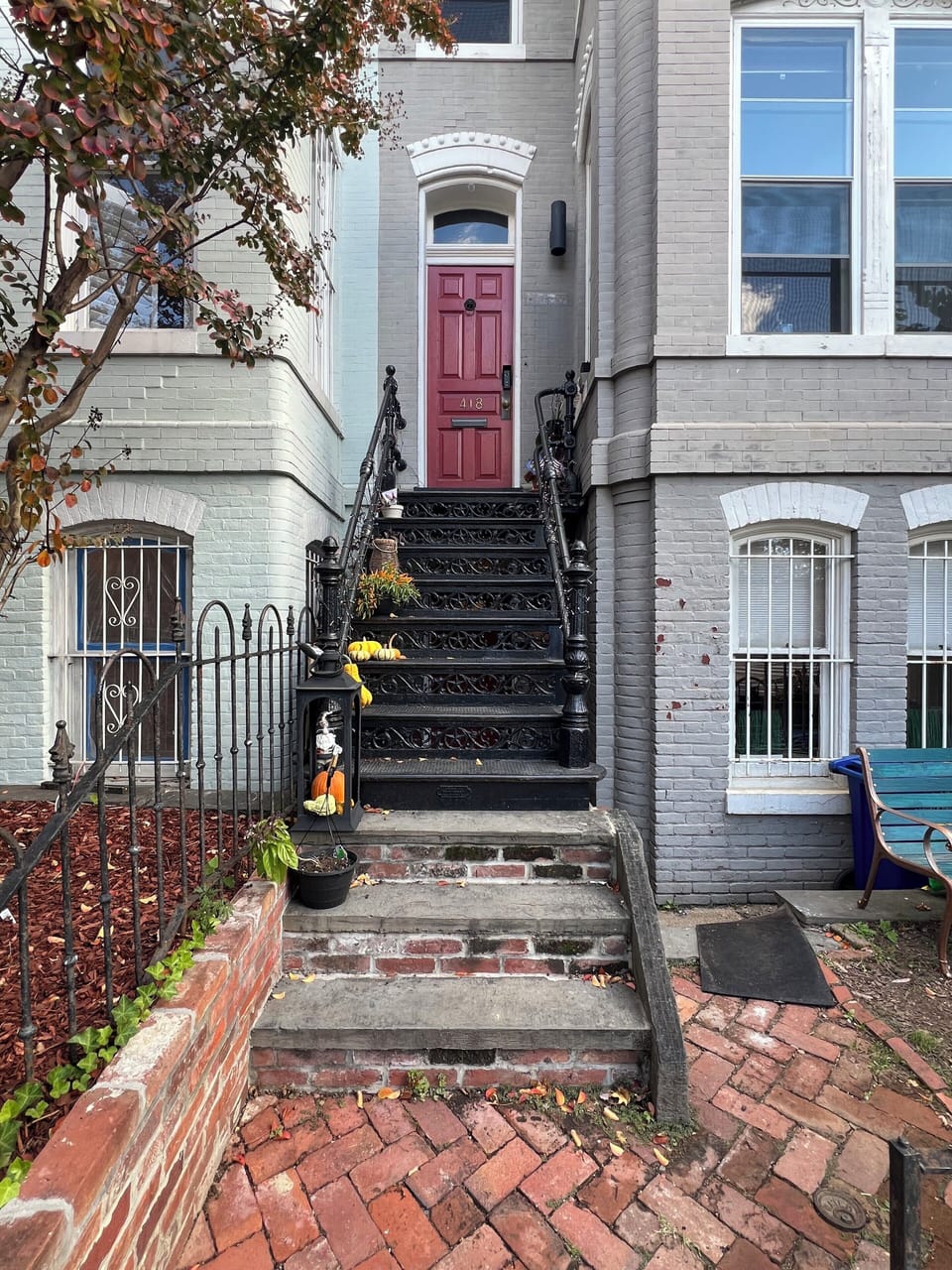 418 10th st SE - Stairs required to access Apartment A on second and third floor