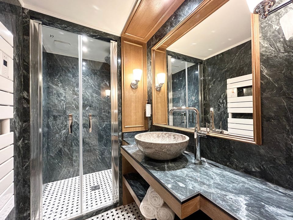 Merveil Luxury Suite - Eiffel Bourgogne Apartment in Paris