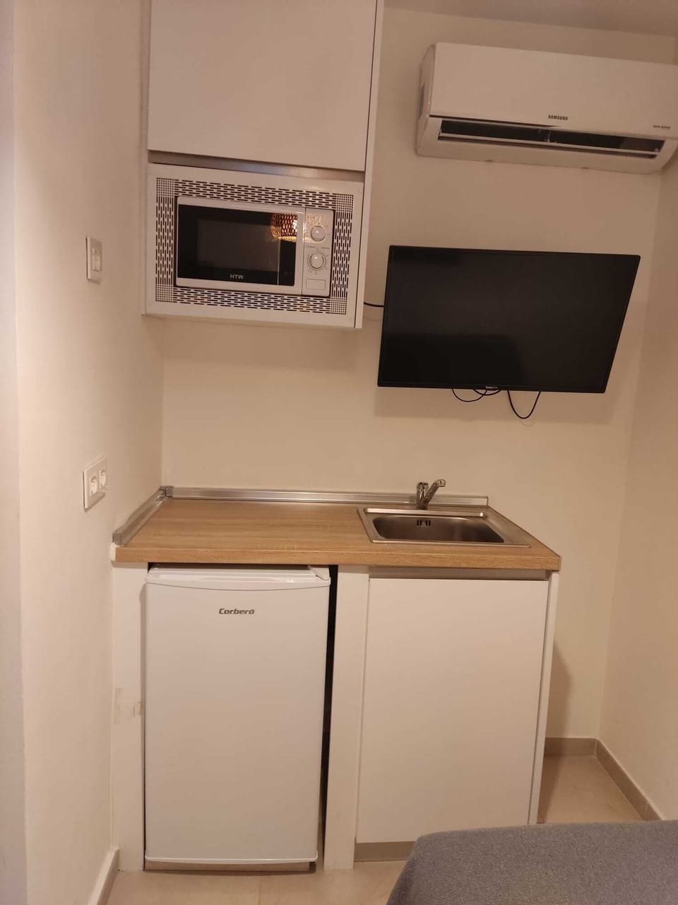 Single Room | Free WiFi