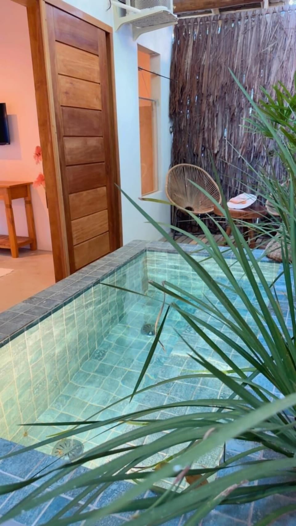 Private spa tub