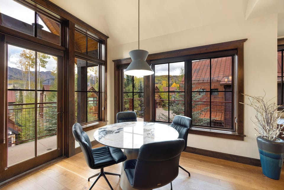 3.0-telluride-on-trails-edge-dining-room