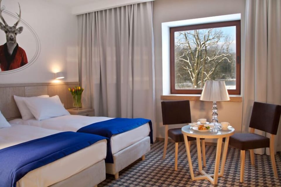 Premium bedding, minibar, in-room safe, desk