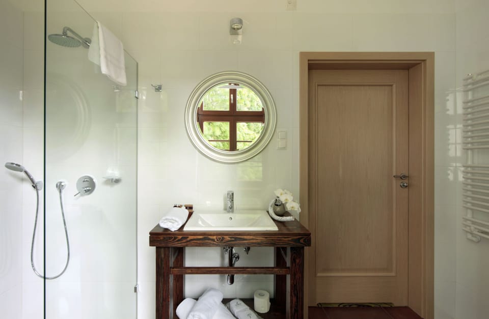 Single Room | Bathroom | Shower, free toiletries, hair dryer, bathrobes
