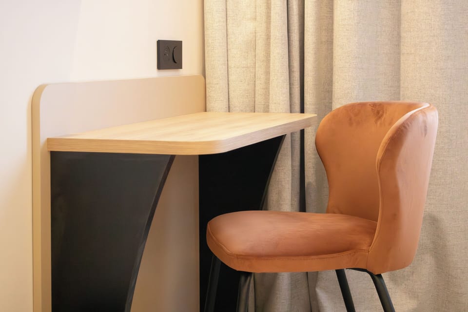 Desk, soundproofing, iron/ironing board, free WiFi