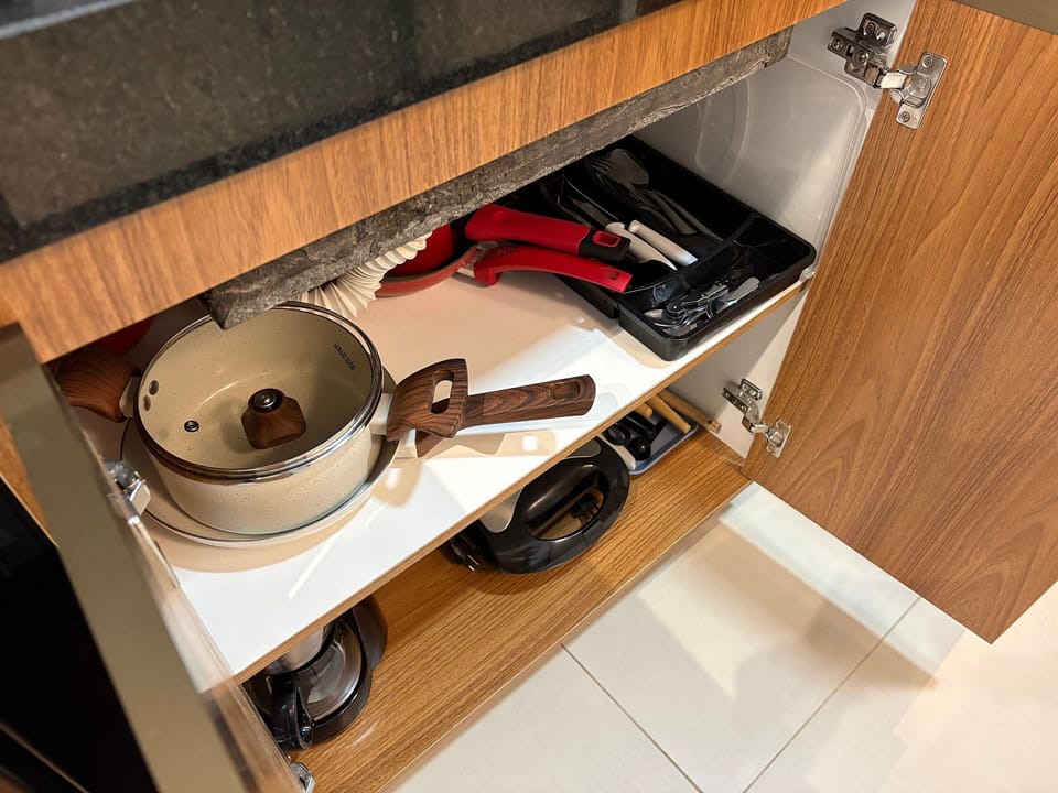 Studio | Private kitchen | Toaster, blender, cookware/dishes/utensils