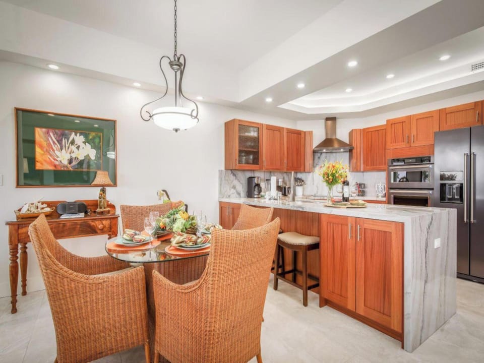 Dining/ Kitchen