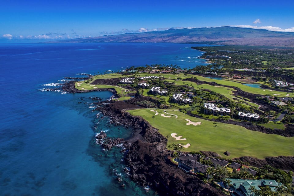 Oceanfront vacation rentals in Mauna Lani that are surrounded by fairways and dramatic fields of lava rock.