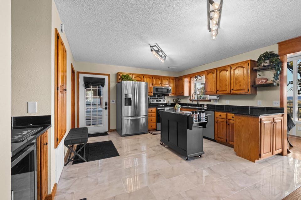 Fully stocked kitchen for all your cooking & baking needs!