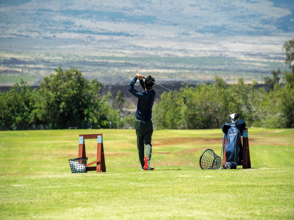 Easy access the numerous top golf courses in state located in Waikoloa and Mauna Lani.