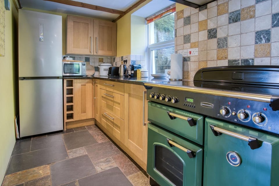Microwave, oven
