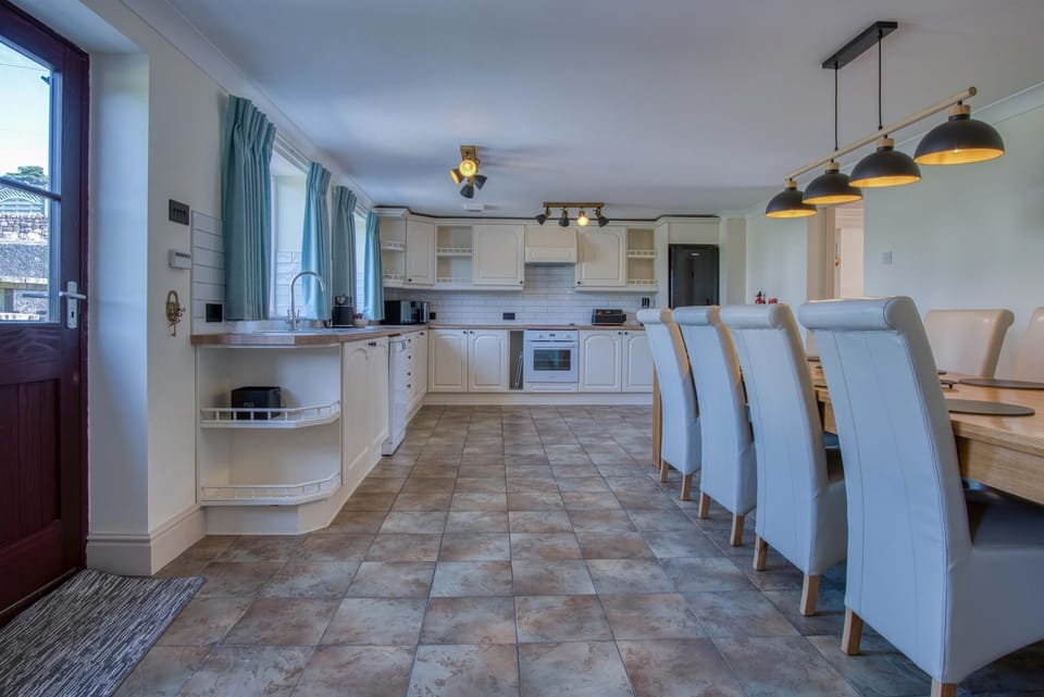 Microwave, oven, highchair