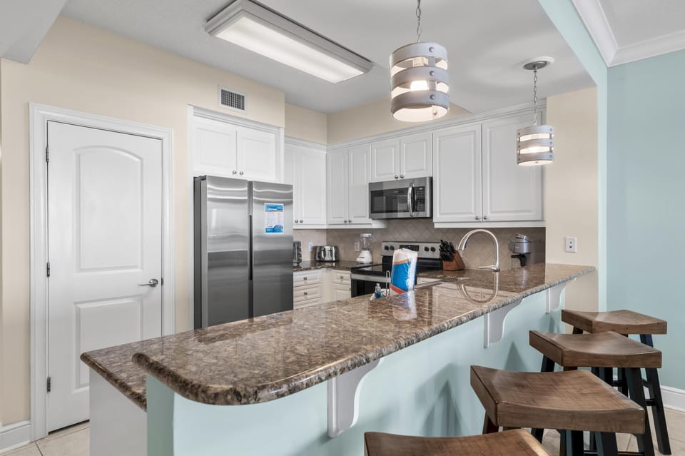 Condo, Multiple Beds (Azure #112) | Private kitchen | Oven, toaster
