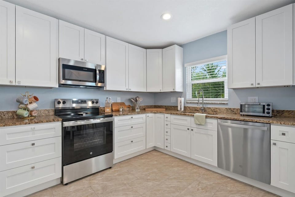 Fully Stocked Kitchen
