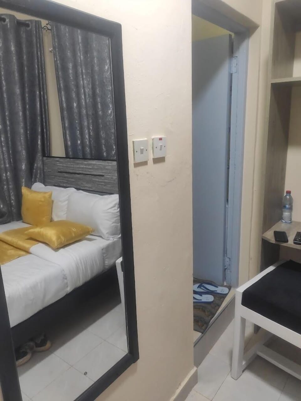 Deluxe Single Room | Free WiFi, bed sheets
