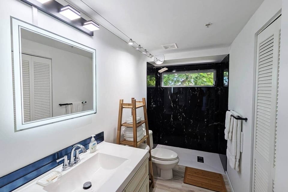 Nighthouse hall bathroom