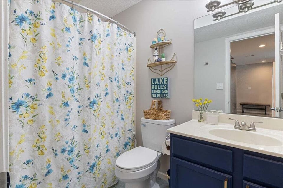 Lakeview Condo, Pools, Patio With Grill, Near PB2 Launch Apartment in Osage Beach