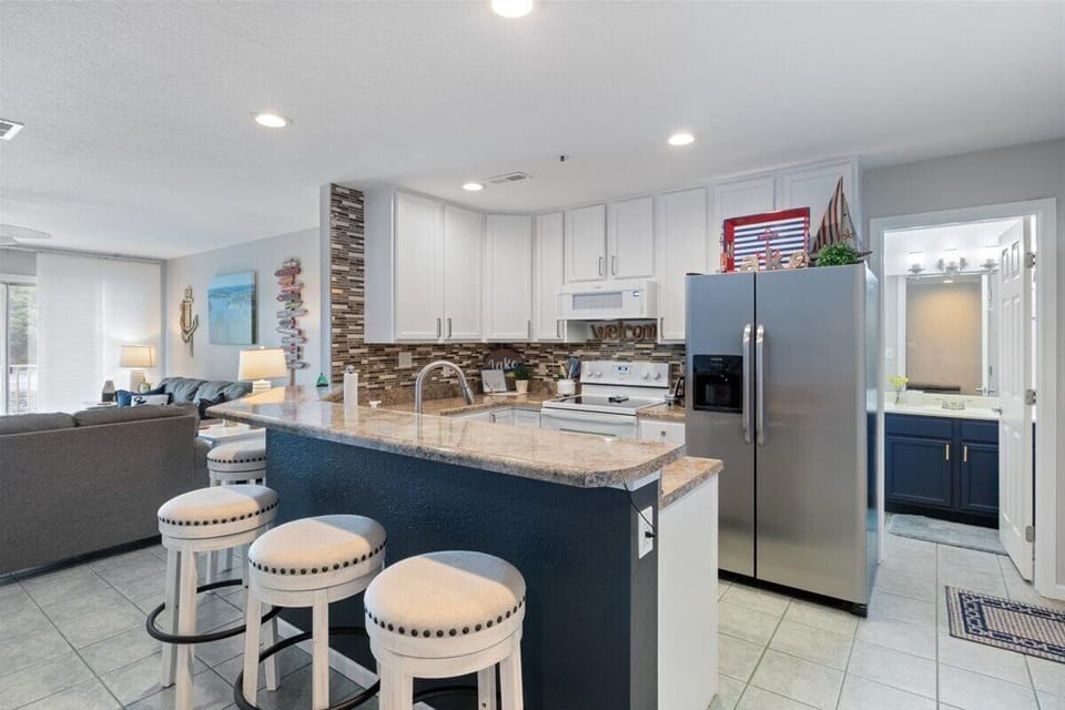Condo, Multiple Beds, Patio (No Plans Paradise) | Private kitchen