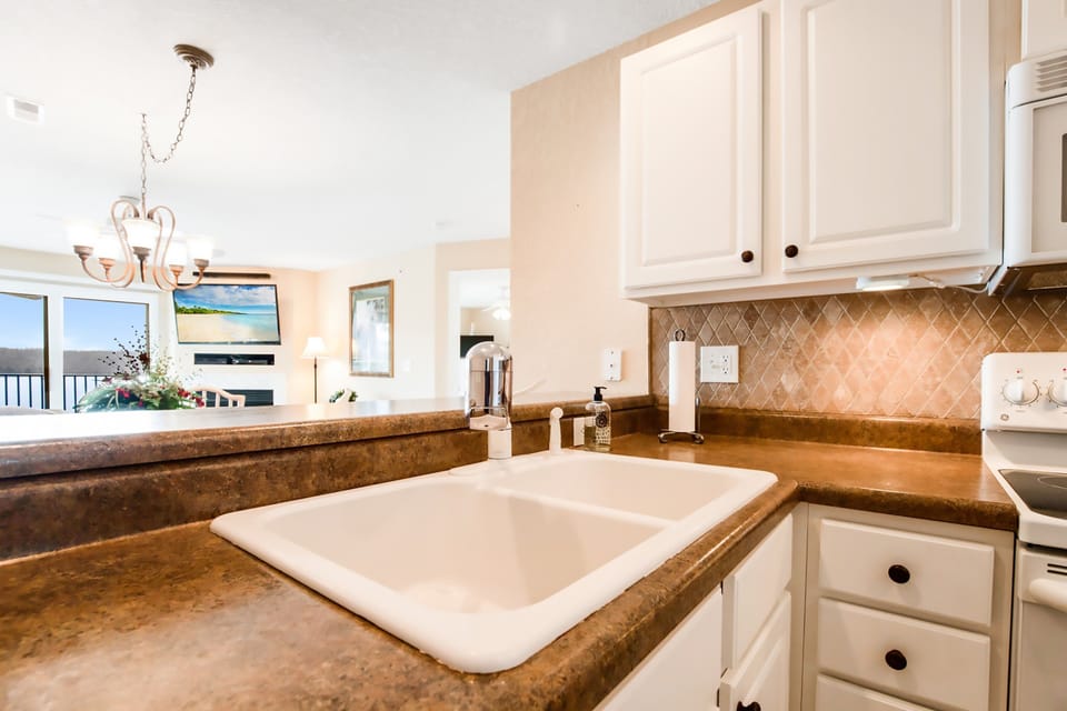 Condo, Multiple Beds, Patio (Tranquility Shores) | Private kitchen