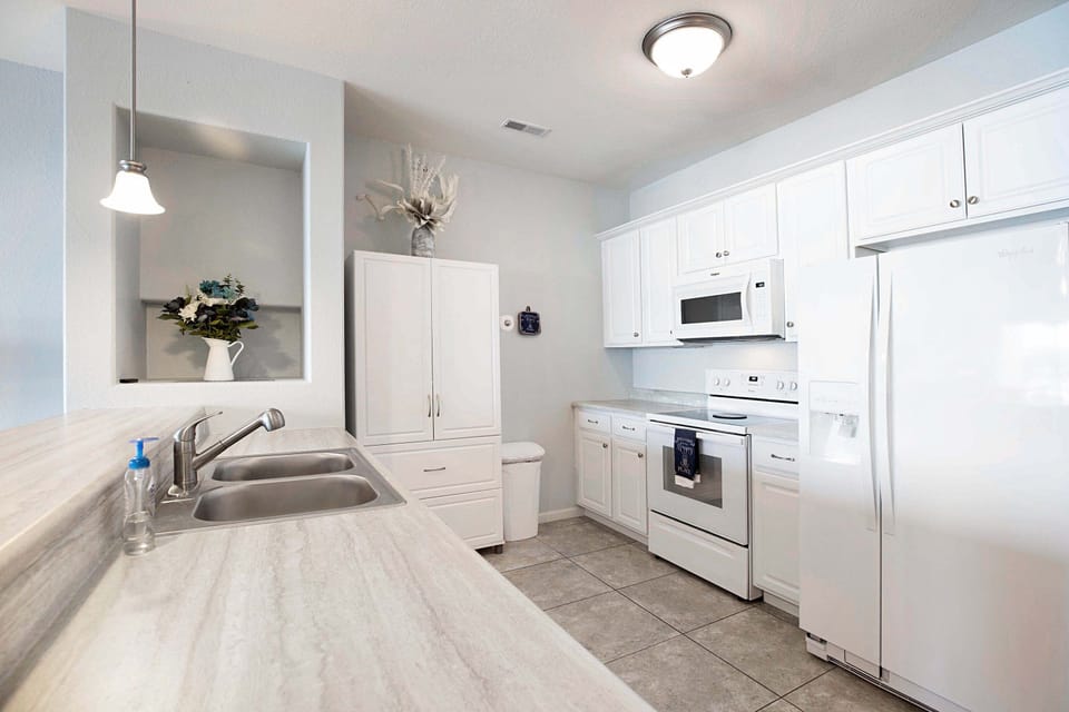 Condo, Multiple Beds, Patio (Island Oasis) | Private kitchen