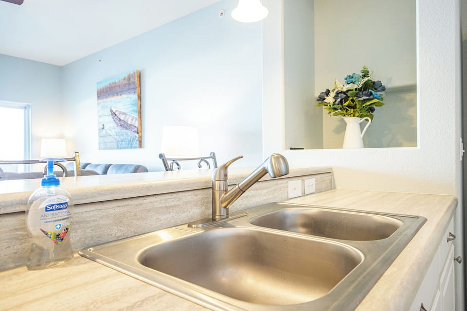 Condo, Multiple Beds, Patio (Island Oasis) | Interior