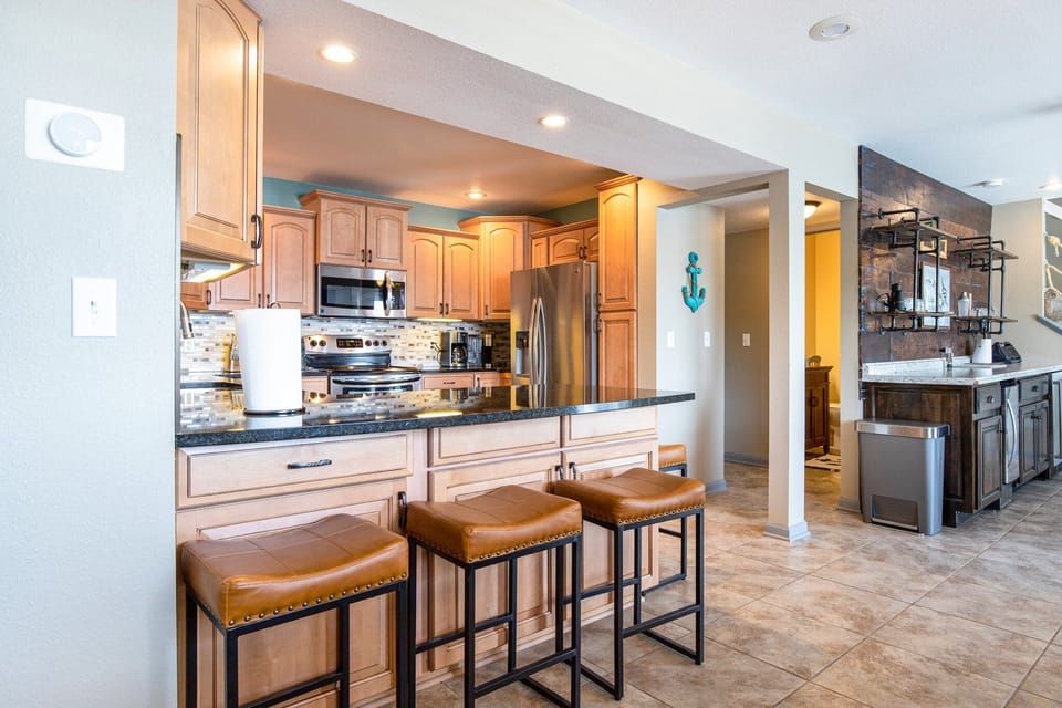 House, Multiple Beds, Pool Access (Jump N Jupiter) | Private kitchen
