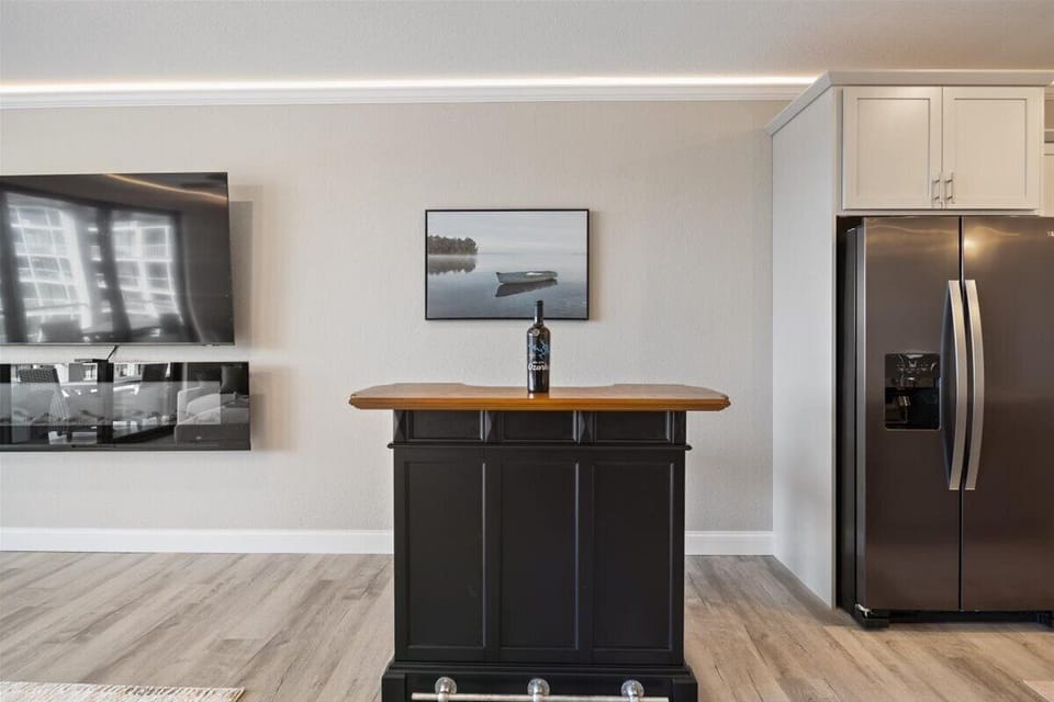 Condo, Multiple Beds, Pool Access (The Nest on 4th) | Interior