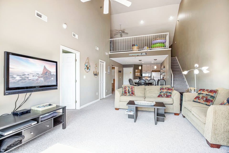 Condo, Multiple Beds, Patio (Happy Hollow) | Living area