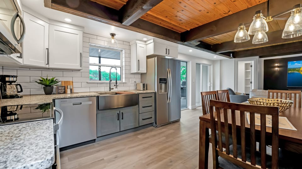 House, Multiple Beds, Patio (Backwater Bliss) | Private kitchen