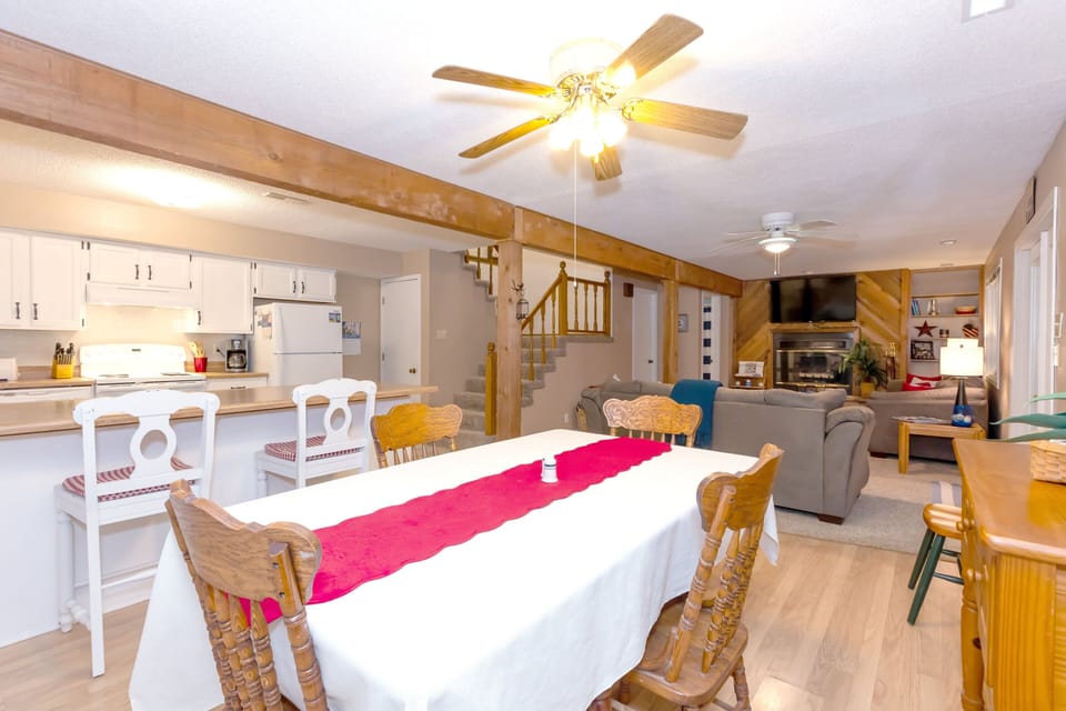 House, Multiple Beds, Patio (Siesta Shores) | 3 bedrooms, individually decorated, individually furnished, bed sheets