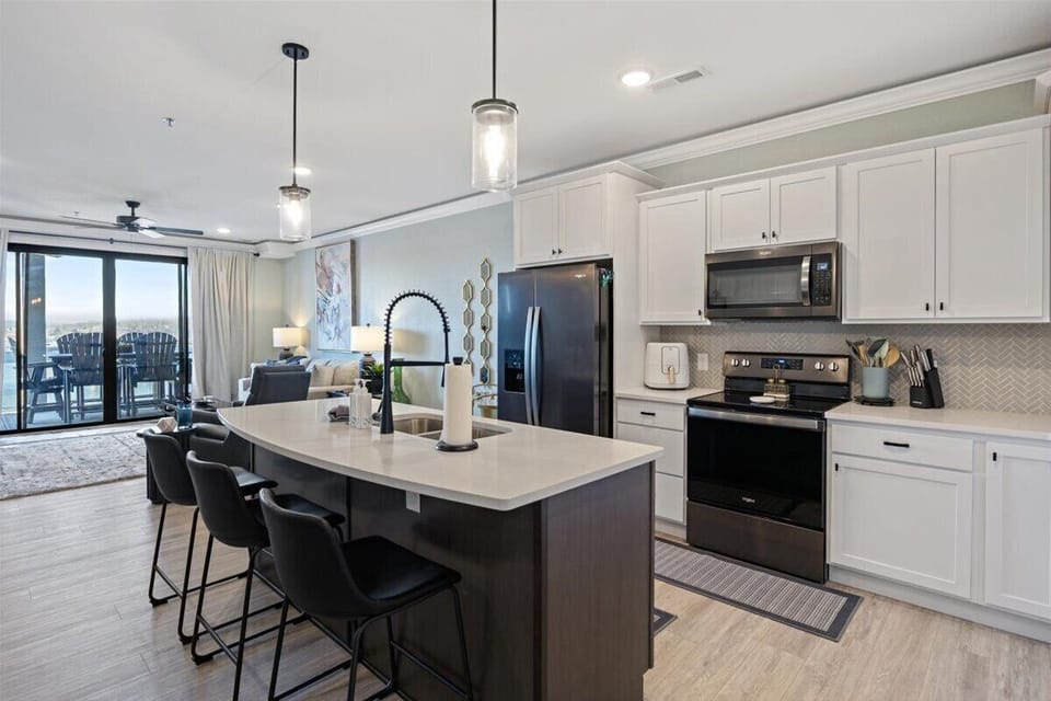 Condo, Multiple Beds, Patio (Lake Adventures) | Private kitchen