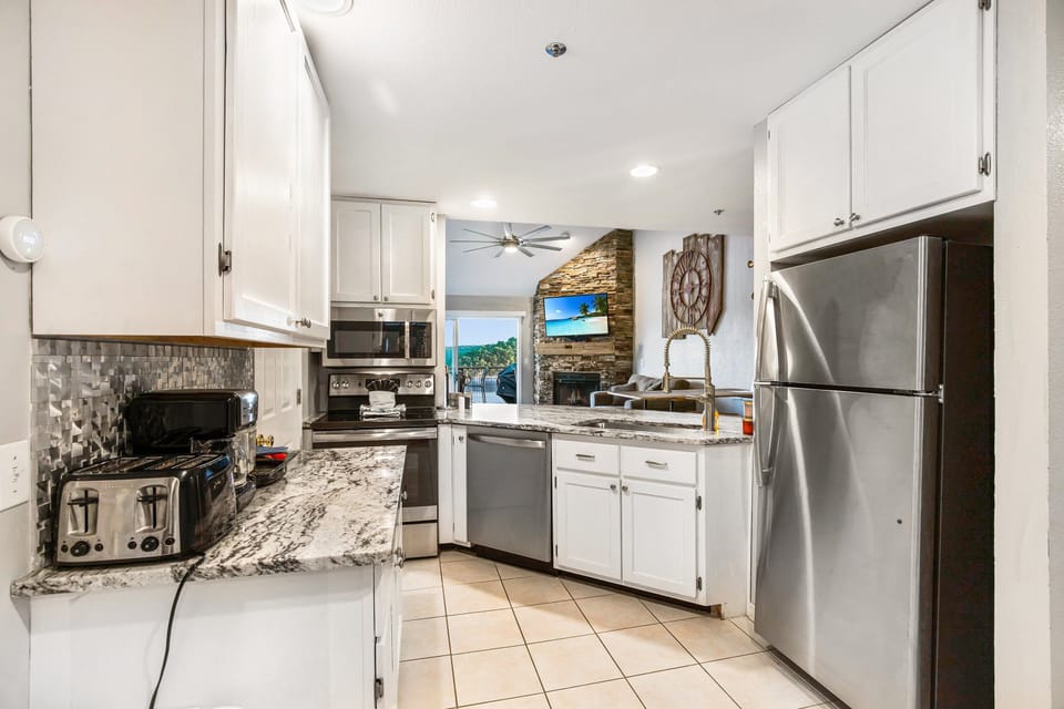 Condo, Multiple Beds, Patio (Penthouse in the Park) | Private kitchen