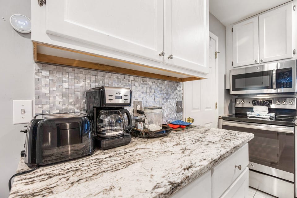 Condo, Multiple Beds, Patio (Penthouse in the Park) | Private kitchen