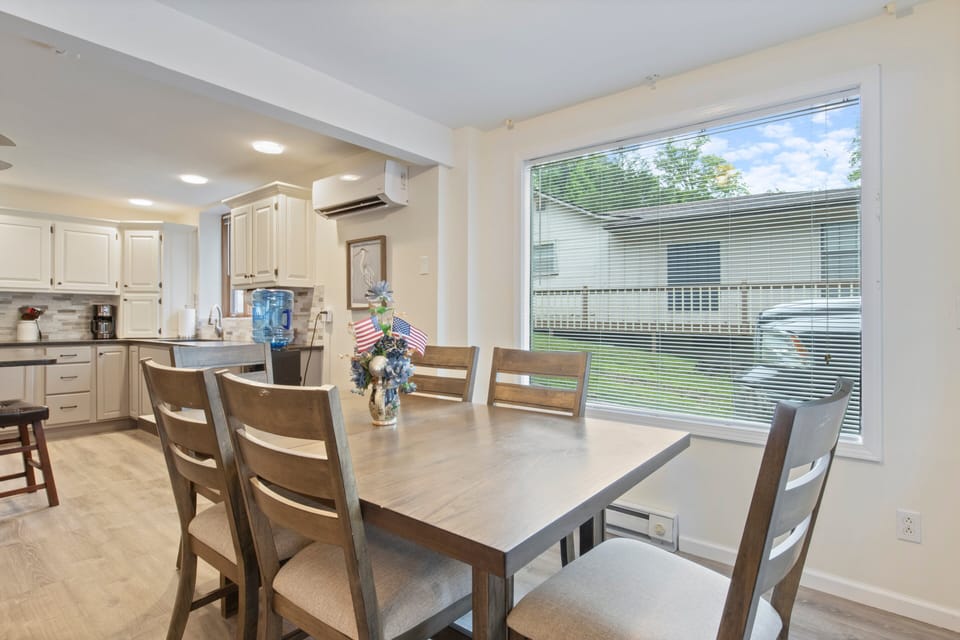 House, Multiple Beds, Patio (4 Waters Getaway) | 3 bedrooms, individually decorated, individually furnished, bed sheets