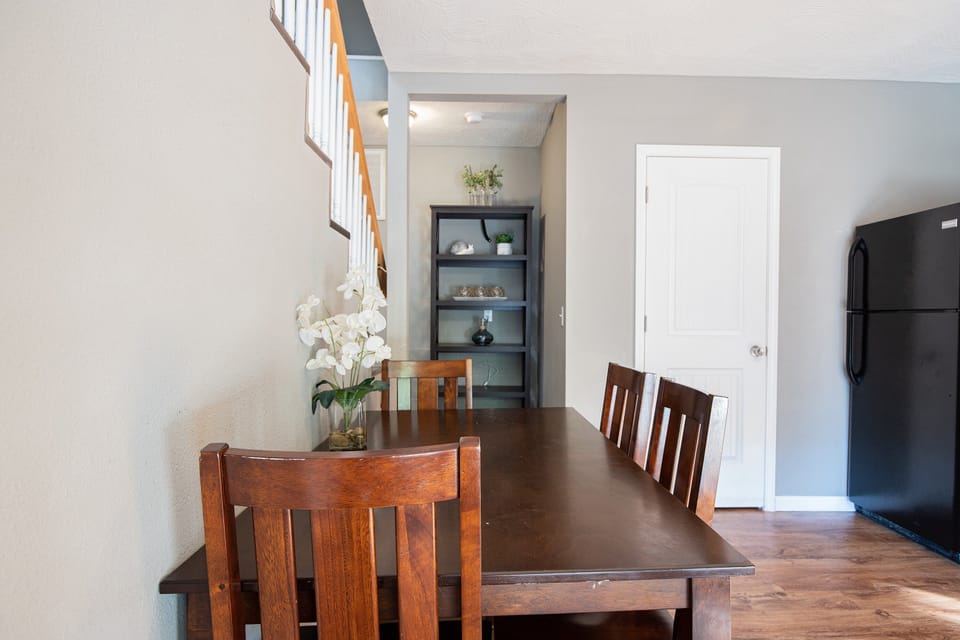 House, Multiple Beds, Patio (Lofty Aspirations) | 2 bedrooms, individually decorated, individually furnished, bed sheets