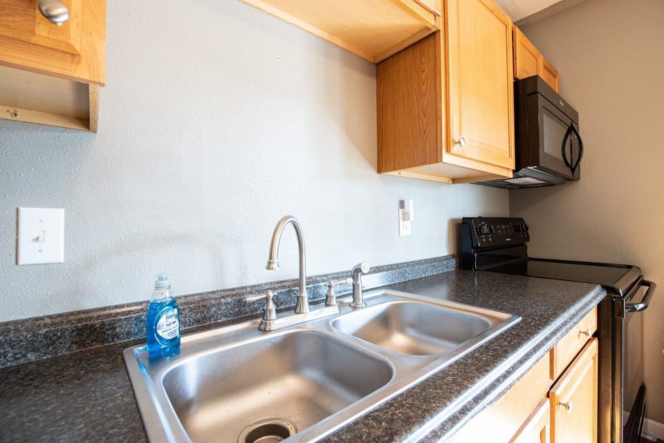 House, Multiple Beds, Patio (Lofty Aspirations) | Private kitchen