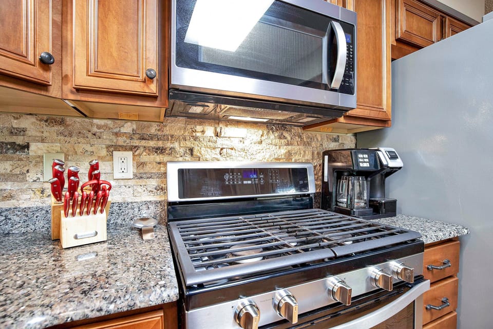 House, Multiple Beds, Patio (Gilly's Retreat) | Private kitchen