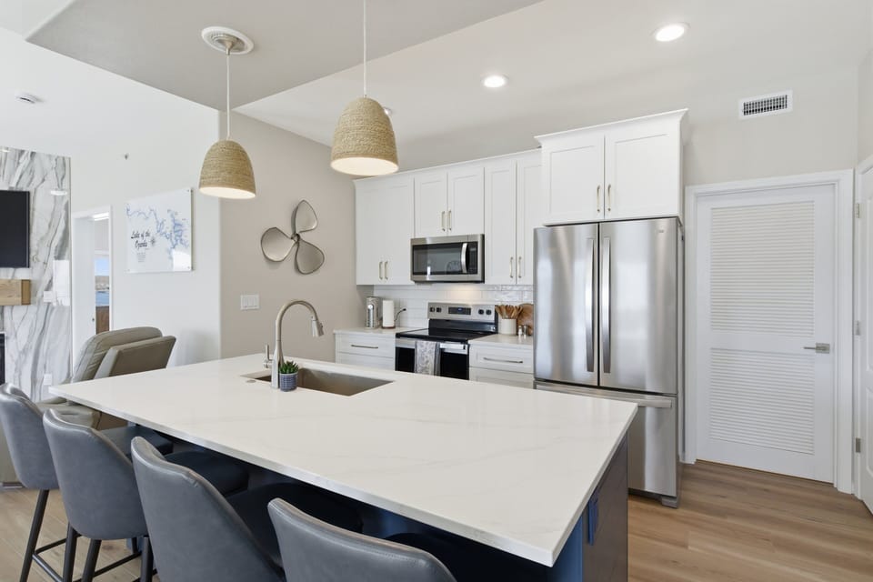 Condo, Multiple Beds, Pool Access (High Tide Hideaway) | Private kitchen