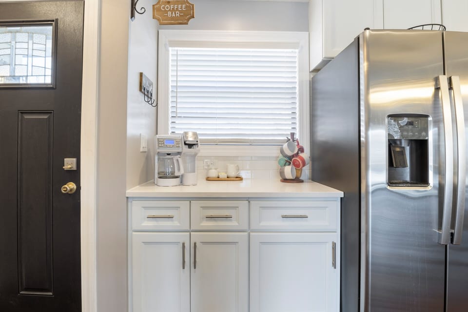 House, Multiple Beds, Patio (Sunrise Shores) | Private kitchen